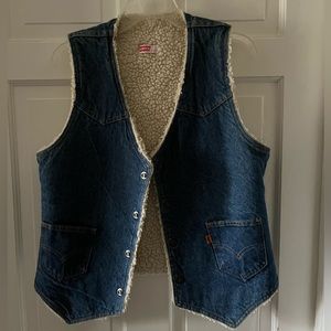 Vintage Levi Sherpa Lined Denim Vest - M